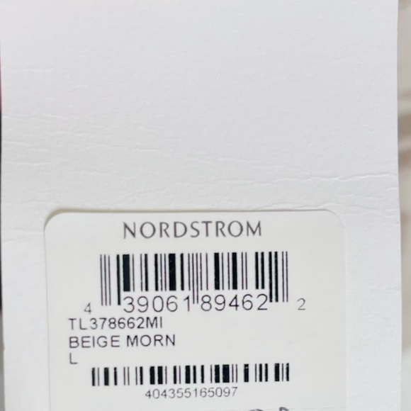 Nwt leith open back silky beige top - Picture 4 of 6